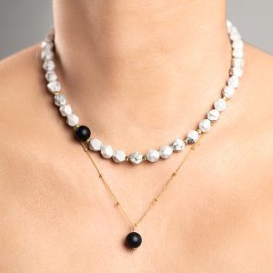 Choker Bogini Harmonii z Howlitu i z Matowym Onyksem