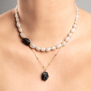 Choker Moc Kreacji i Ochrona z Pereł z Surowym Turmalinem